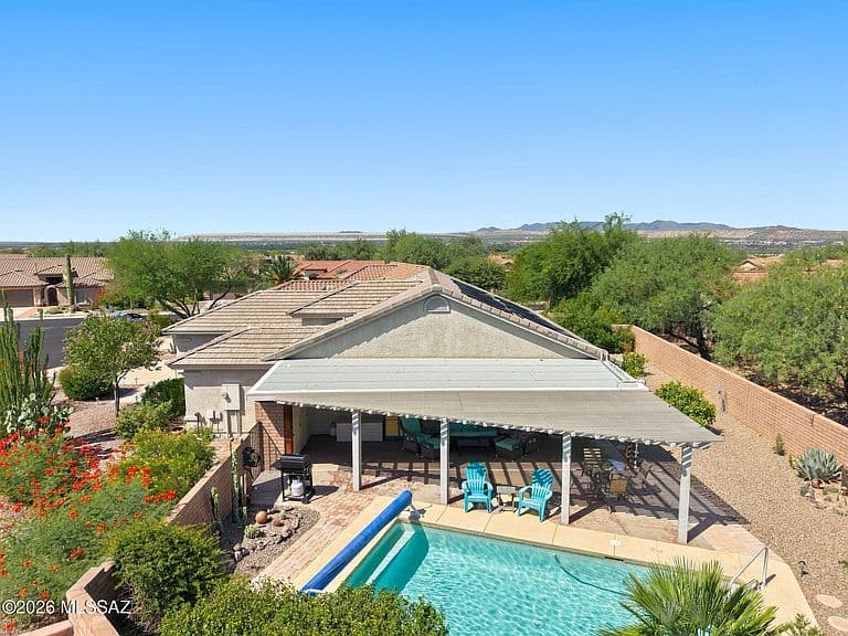 1847 E Desert Lark Pass photo 4