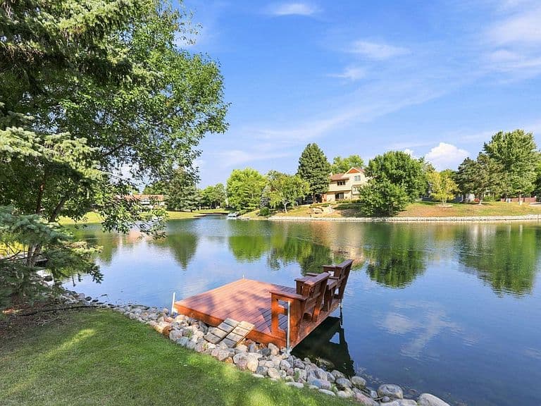 15 Fremont Dr S photo 4