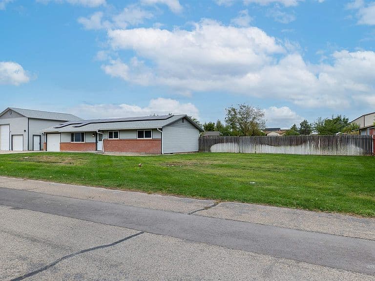 10782 W Ogden Ave photo 3