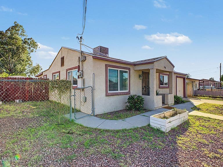 906 E Halcyon Rd photo 4