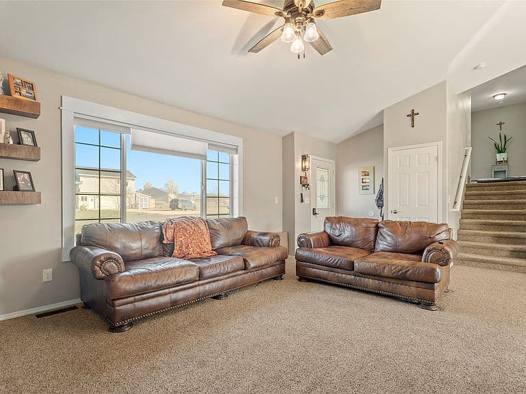 3190 Stillwell Dr photo 5