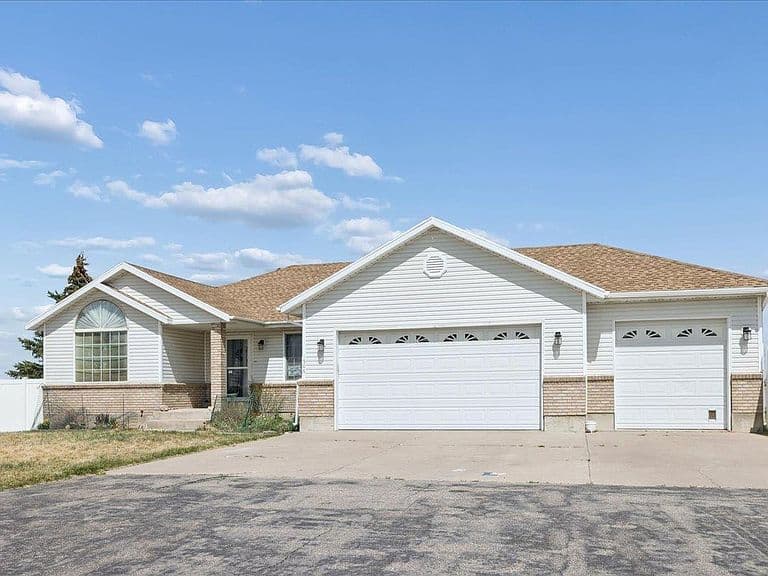 1506 Center Dr photo 2