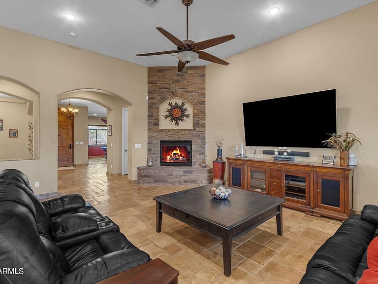 23115 E ERIE Street photo 3