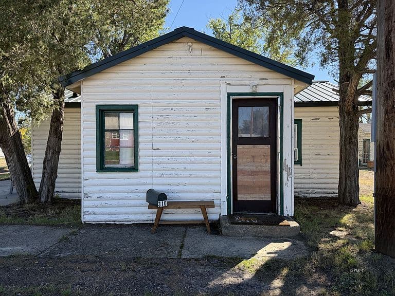 310 W Wilson St photo 1