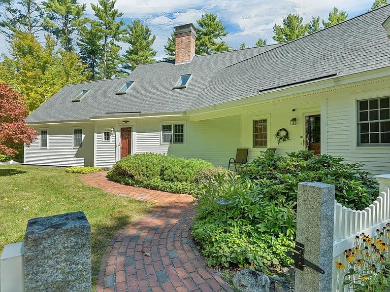 247 Wilder Lane photo 2