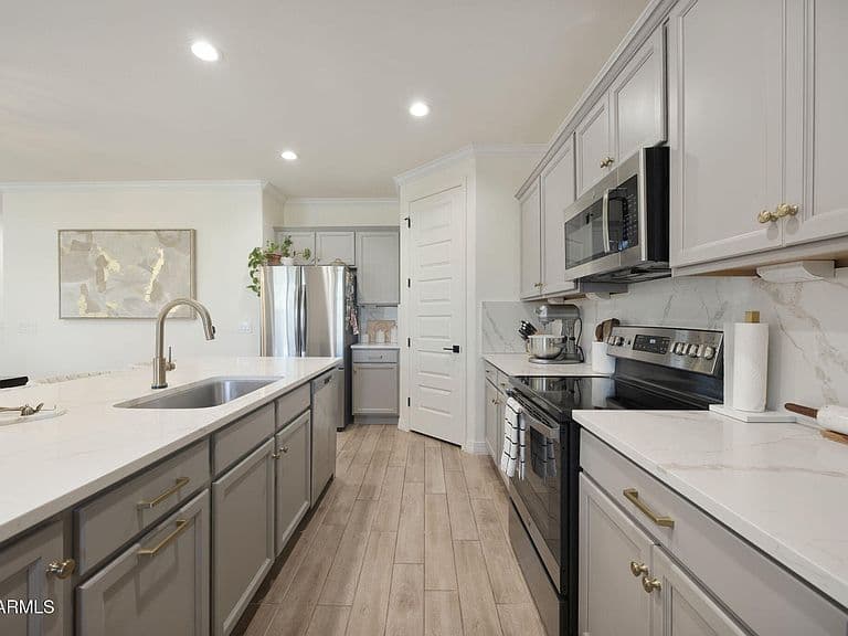 5734 W ATLANTIS Way photo 5