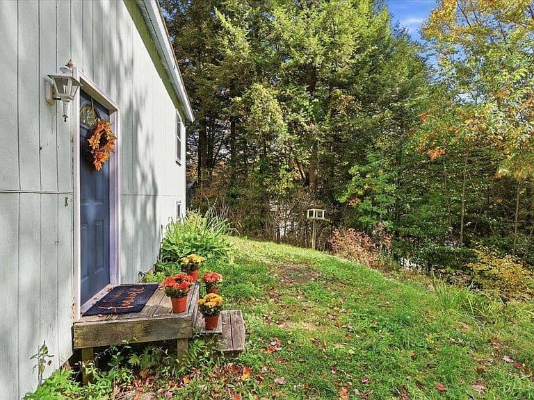 391 Birchwood Drive photo 2