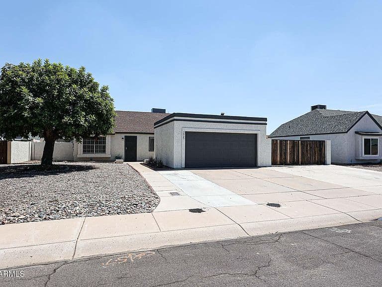5925 W CROCUS Drive photo 1