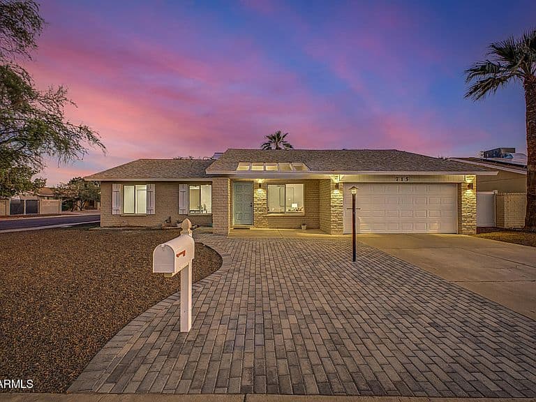 715 W LAGUNA AZUL Avenue photo 1