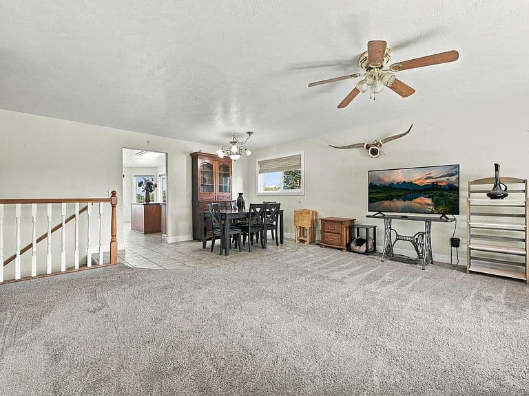 919 Erie Dr photo 3