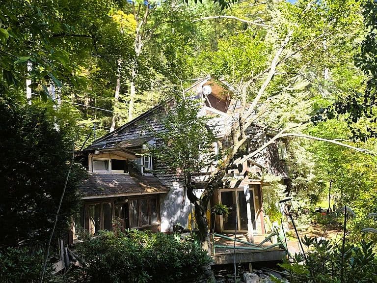 1107 Broad Brook Road photo 2
