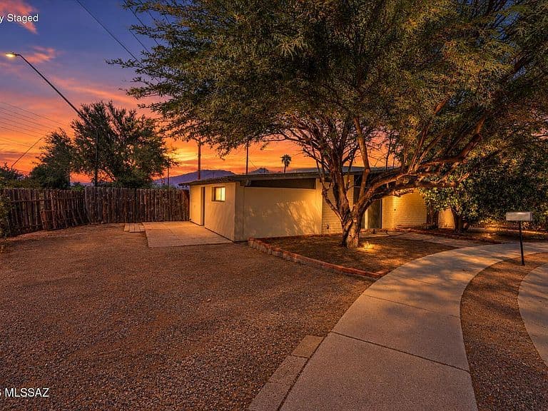 7101 E Luana Pl photo 2