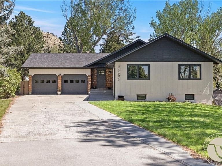 3023 Melrose Ln photo 1