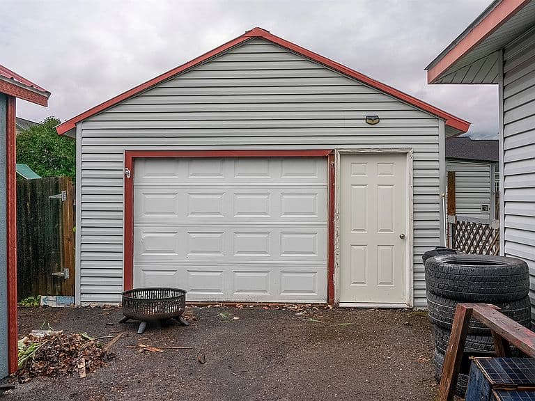 1827 9th Ave W photo 4