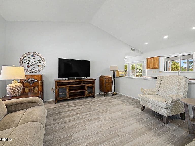 14710 W CALUMET Drive photo 4