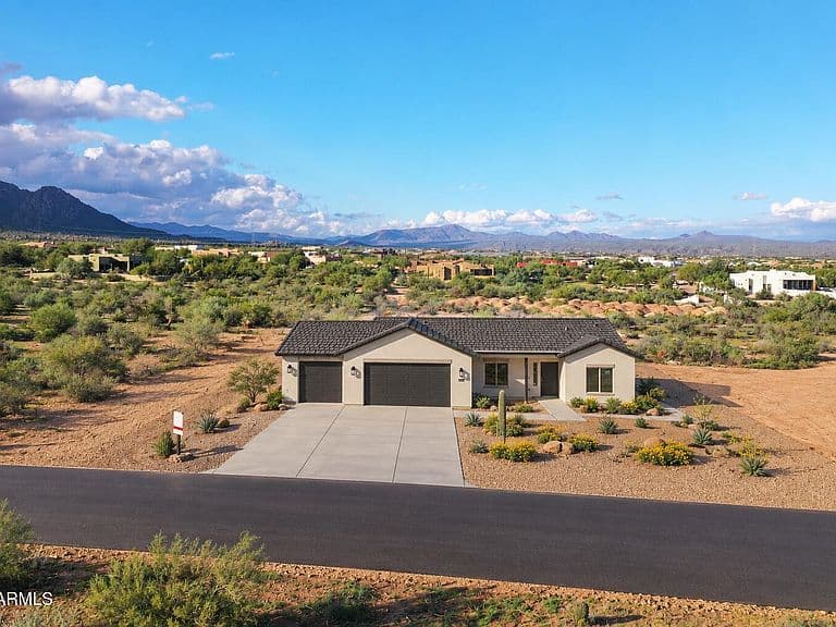 13716 E Las Piedras Way photo 1