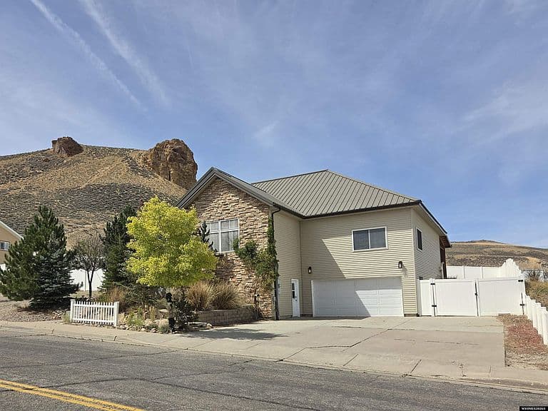 2125 Hitching Post Dr photo 1