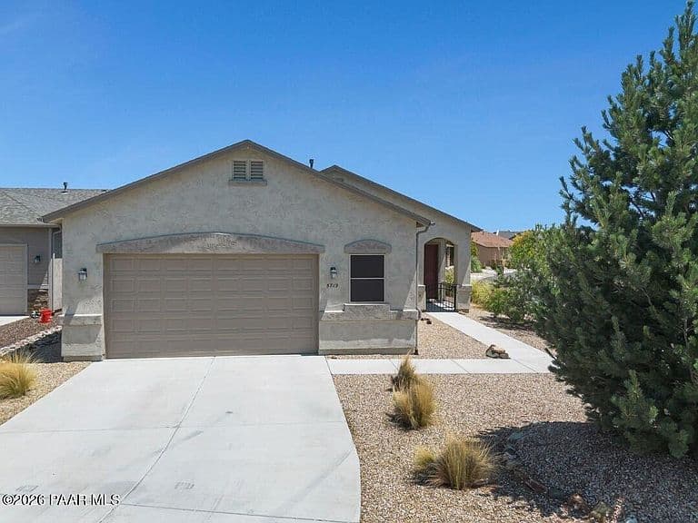 5719 N Hudson Ct photo 2