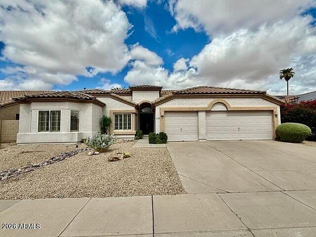 5526 E Woodridge Drive photo 1
