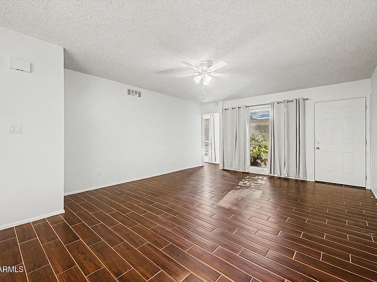 2663 E Silk Oak Drive photo 4