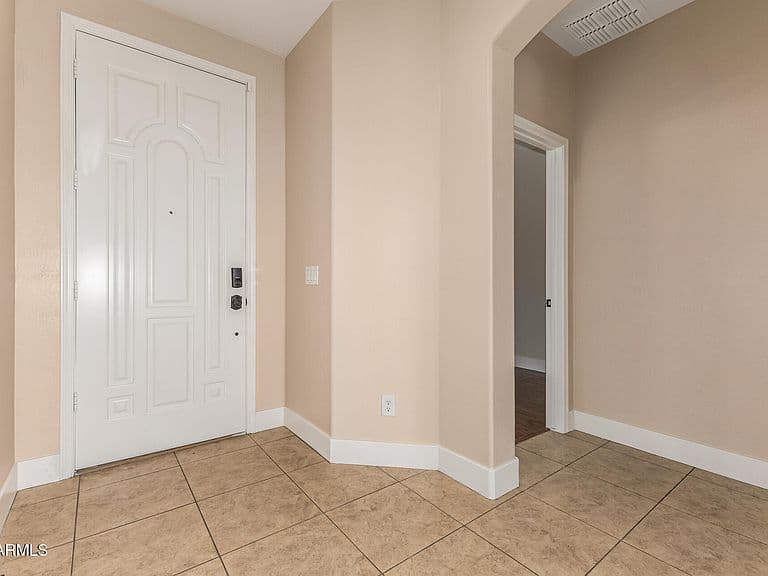 10625 E Knowles Avenue photo 2