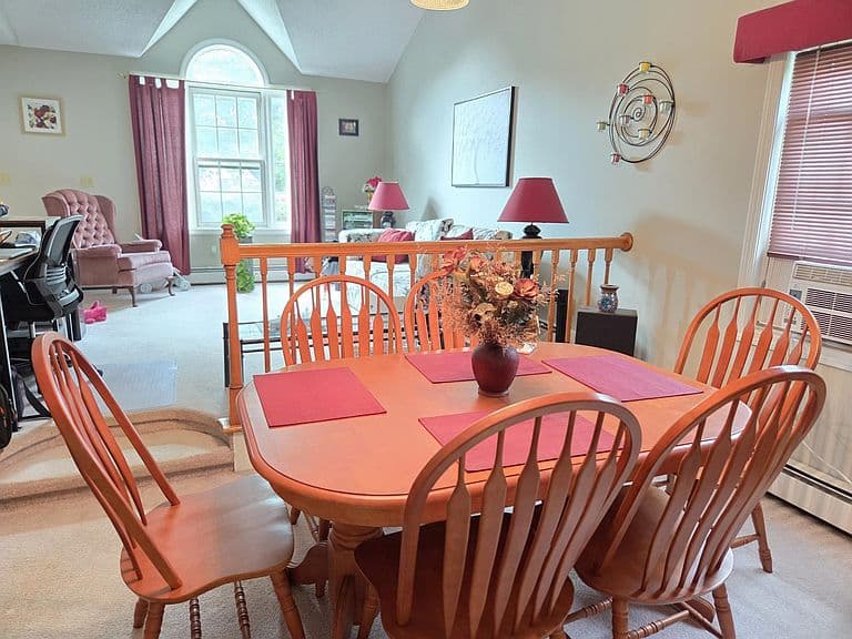 61 Giffin Court photo 3