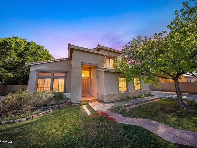 2109 W WILDHORSE Drive photo 2