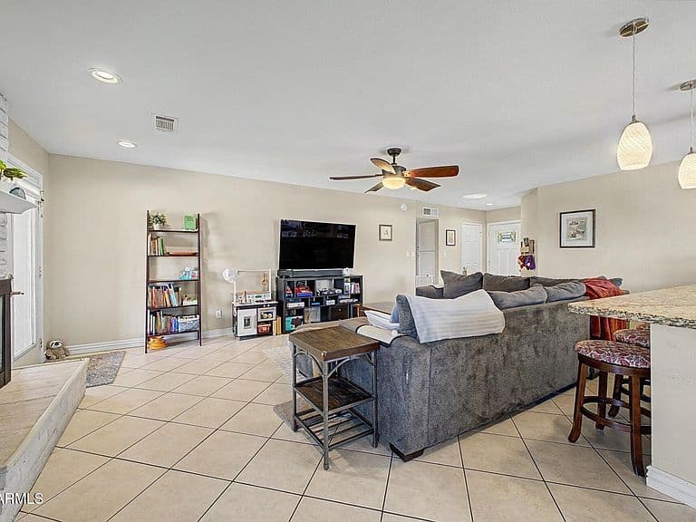 4061 E KAREN Drive photo 4