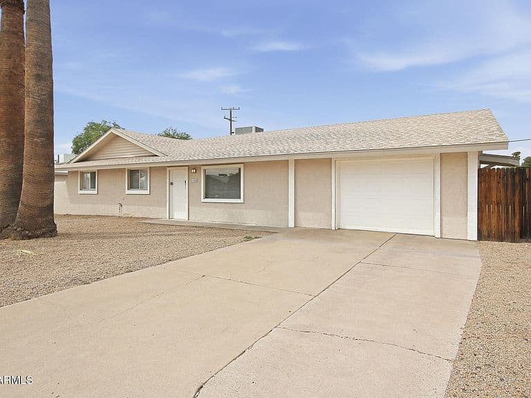 1406 W ANDERSON Drive photo 1