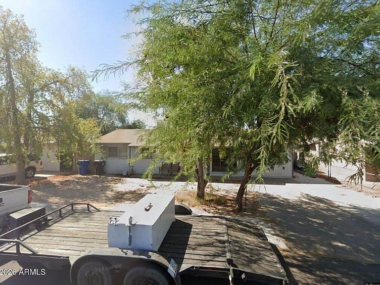 306 N 2ND Avenue photo 1
