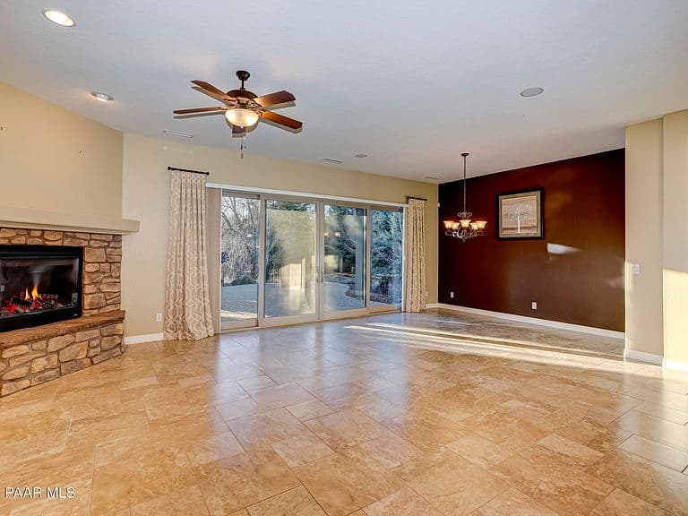 3675 Lynx Meadow Dr photo 2