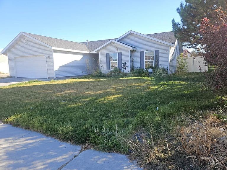 226 Bellevue Ct photo 2