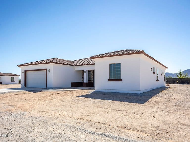 13007 S 218TH Avenue photo 3