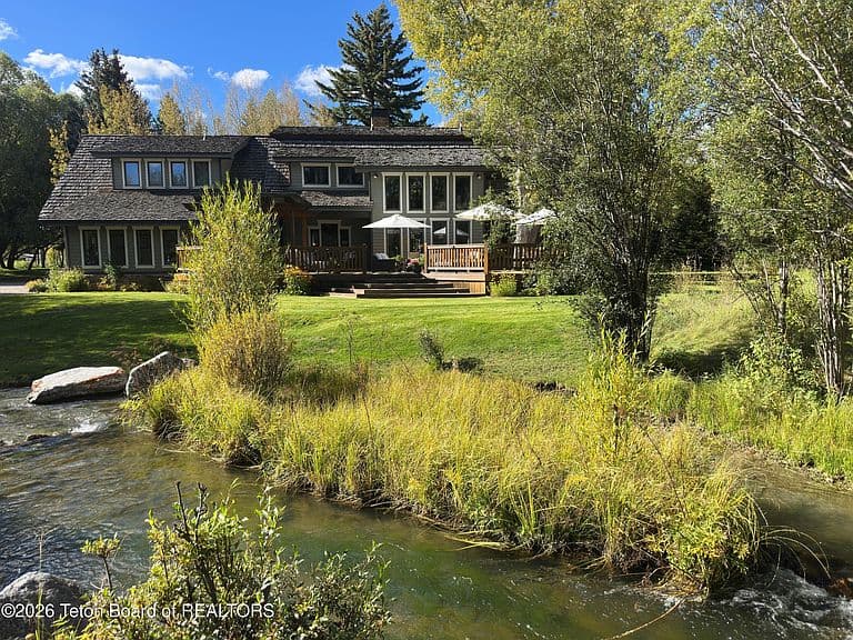 2800 Phlox Rd photo 1