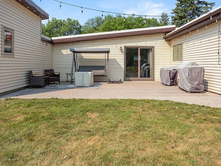 844 2nd St N photo 5