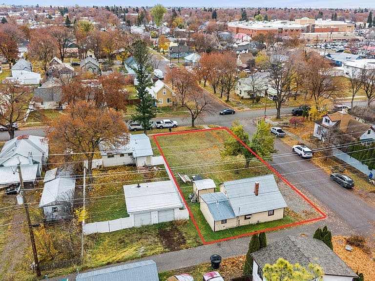 446 7th Ave W photo 2