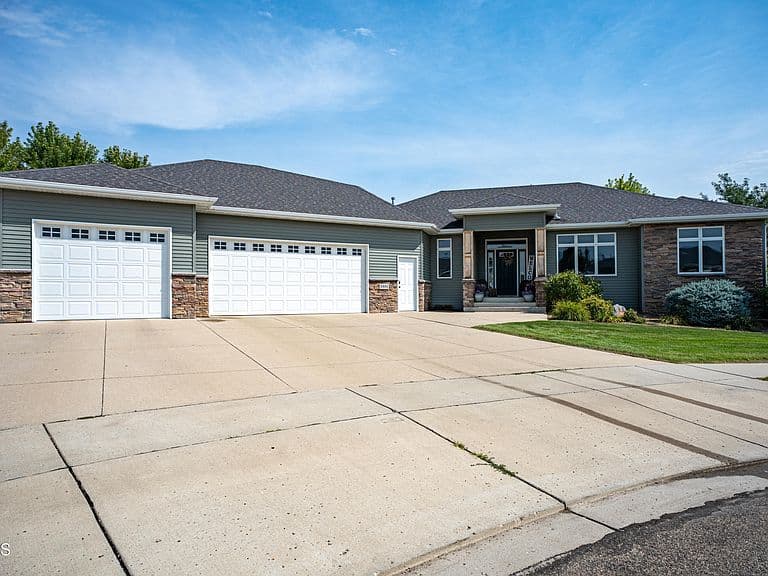 3801 Horizon Pl photo 1