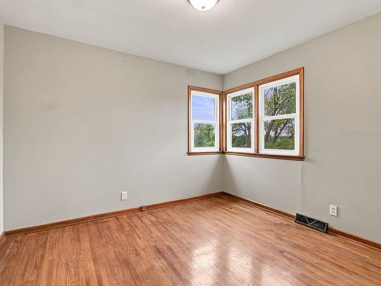 601 S Jessica Ave photo 4