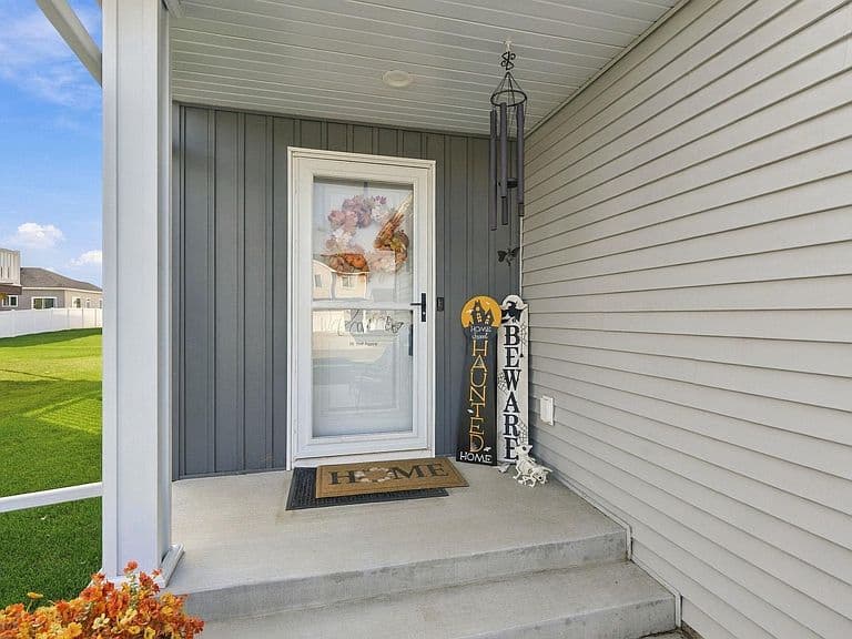 1151 Marlys Dr W photo 2
