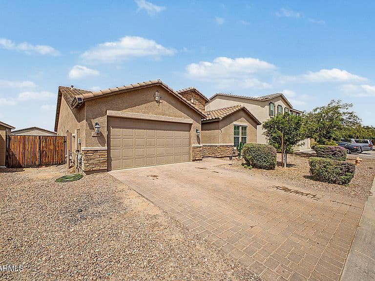 2000 W MADISEN MARIE Avenue photo 4