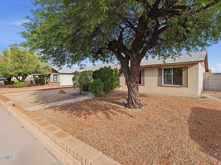 7118 W Cheryl Drive photo 3