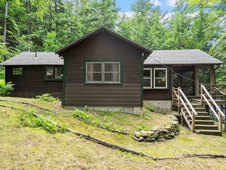 15 Hemlock Way photo 3