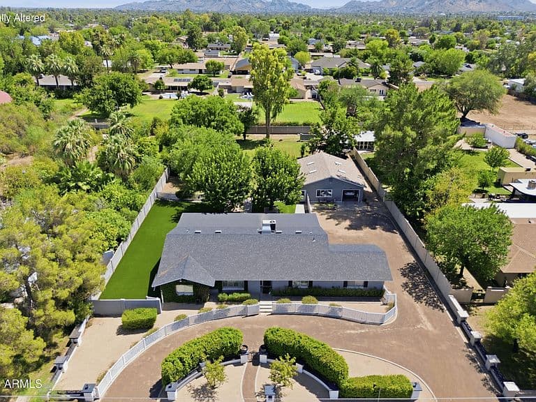 5249 E THUNDERBIRD Road photo 1