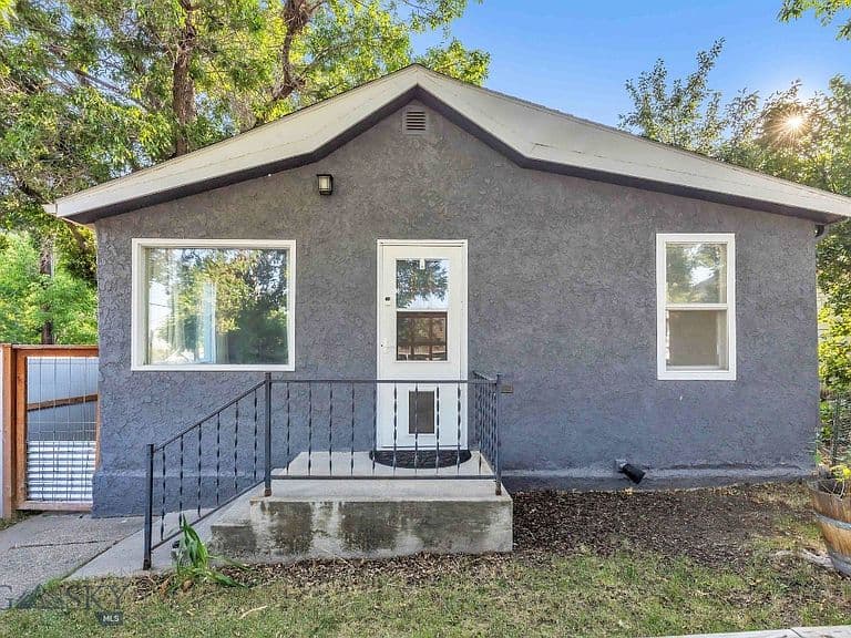 513 N G St photo 4