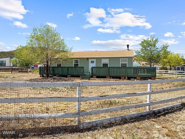 1825 E Aztec Ave photo 2