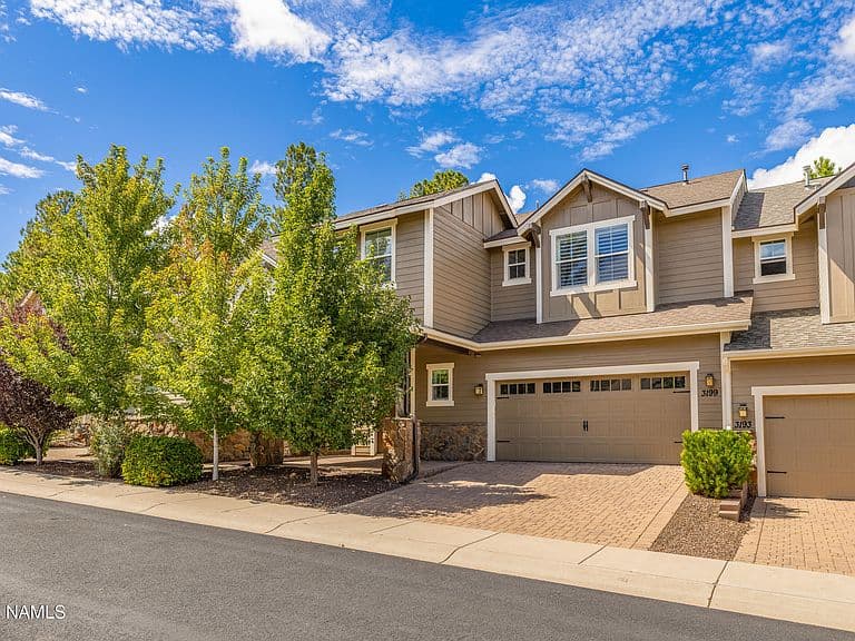 3199 S Hannah Ln photo 2