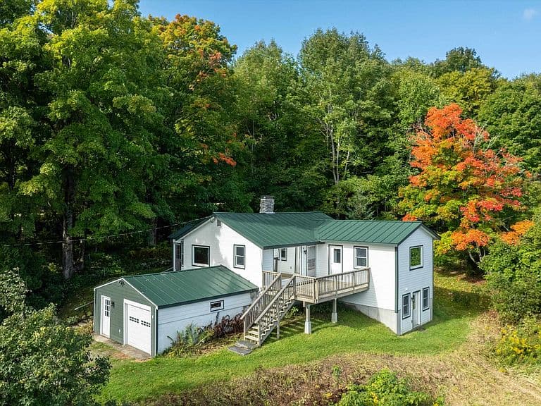 2506 Healdville Road photo 1