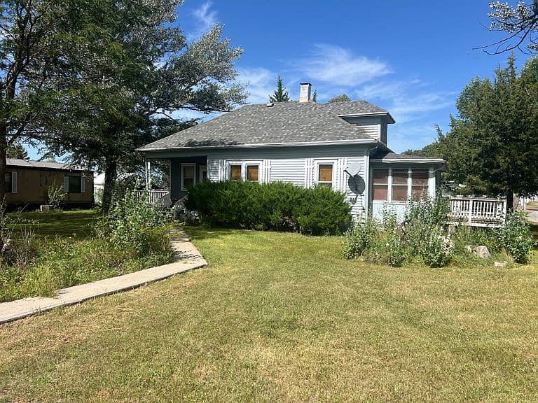 112 Stockwell St photo 4