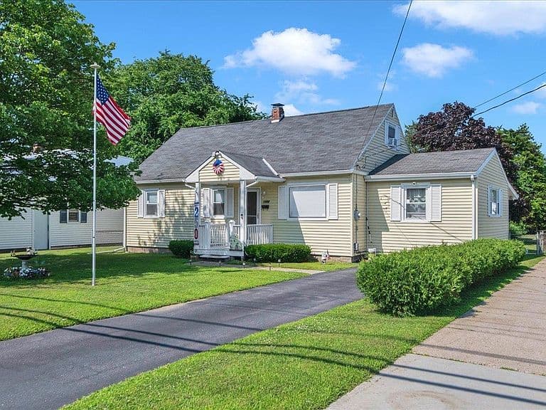 1688 North Avenue photo 1