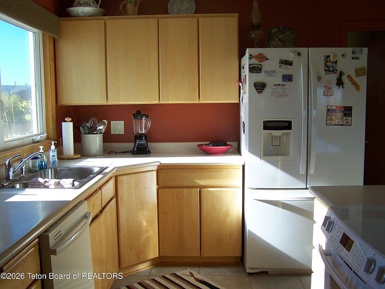 2055 Milleg Ln photo 4